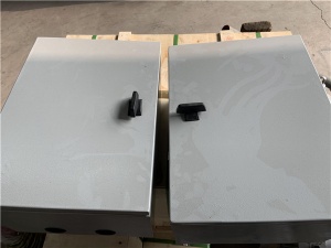 控制箱